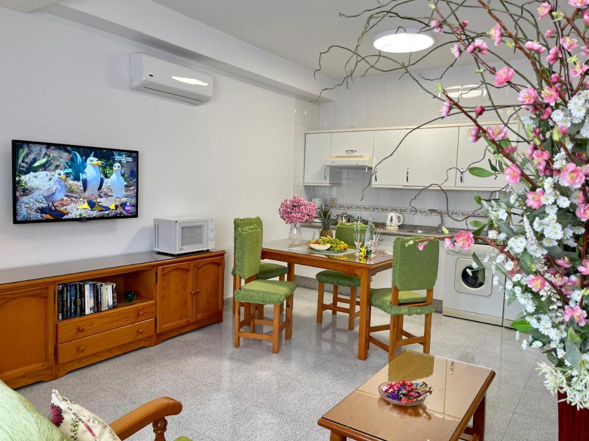 Emycanarias Holiday Homes Vecindario เบซินดาริโอ ภายนอก รูปภาพ