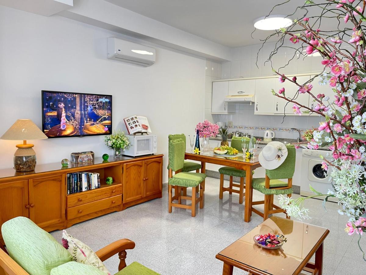 Emycanarias Holiday Homes Vecindario เบซินดาริโอ ภายนอก รูปภาพ