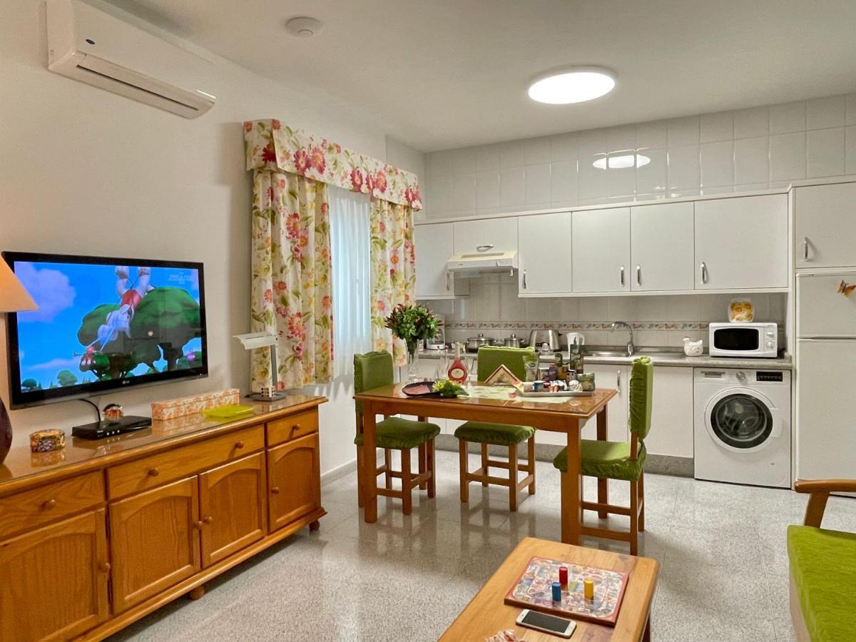 Emycanarias Holiday Homes Vecindario เบซินดาริโอ ภายนอก รูปภาพ