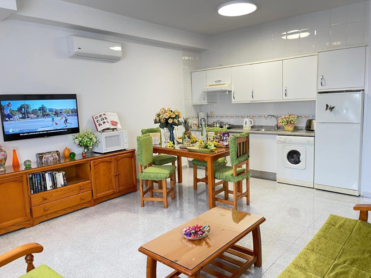 Emycanarias Holiday Homes Vecindario เบซินดาริโอ ภายนอก รูปภาพ