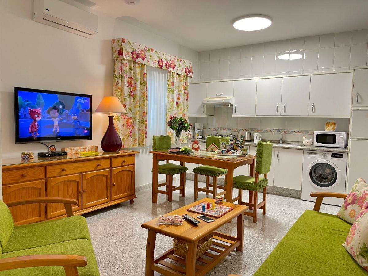 Emycanarias Holiday Homes Vecindario เบซินดาริโอ ภายนอก รูปภาพ