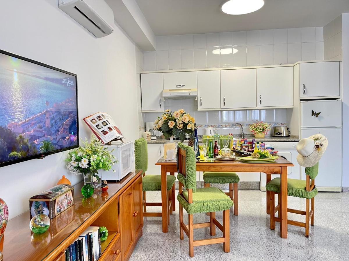 Emycanarias Holiday Homes Vecindario เบซินดาริโอ ภายนอก รูปภาพ