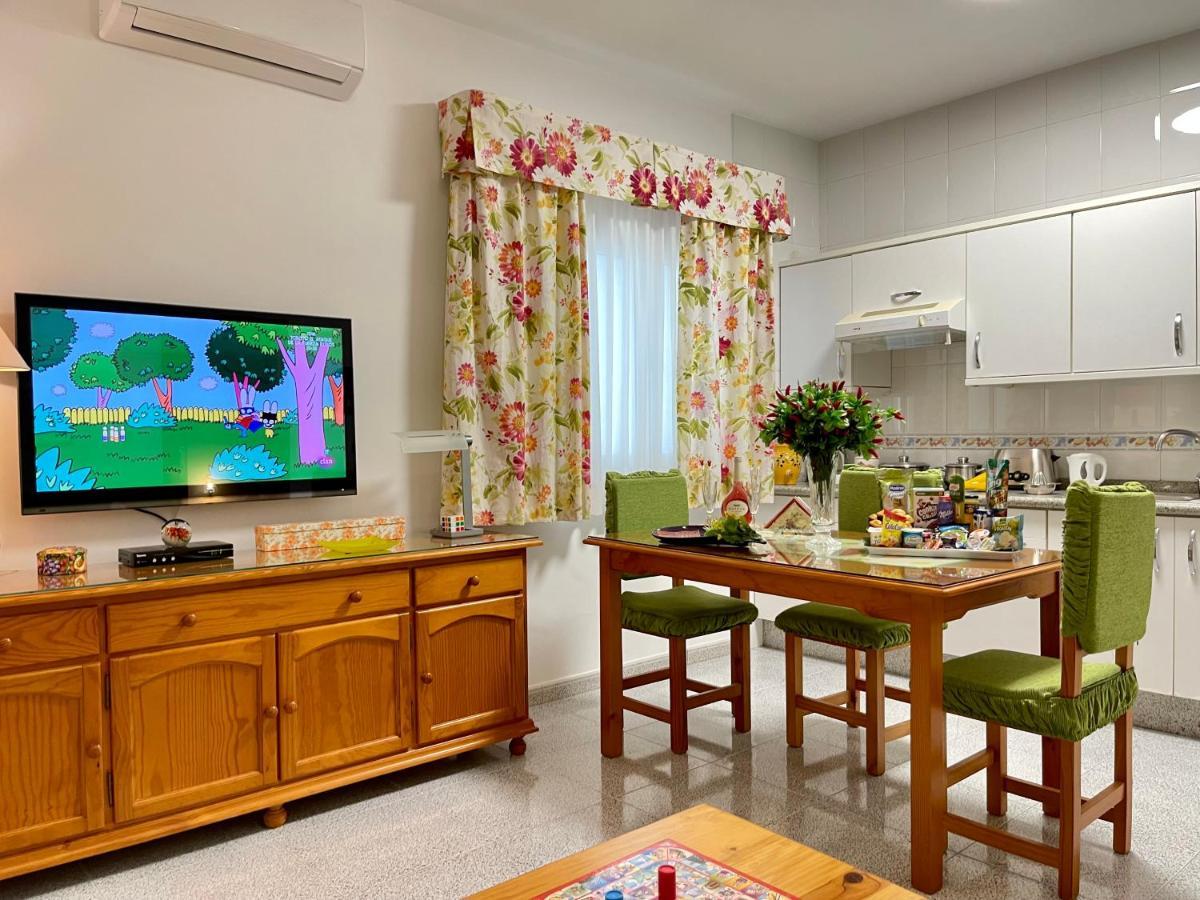 Emycanarias Holiday Homes Vecindario เบซินดาริโอ ภายนอก รูปภาพ
