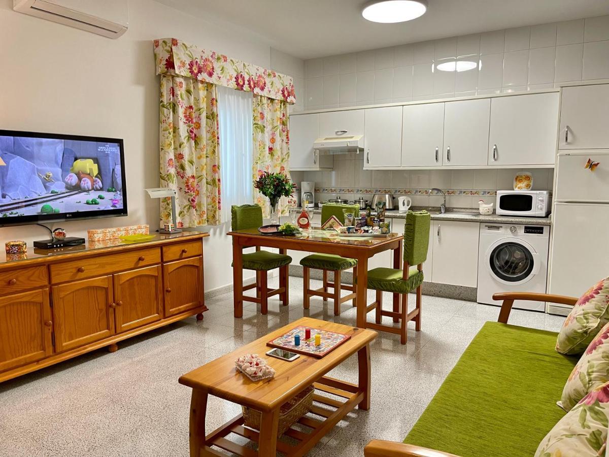 Emycanarias Holiday Homes Vecindario เบซินดาริโอ ภายนอก รูปภาพ