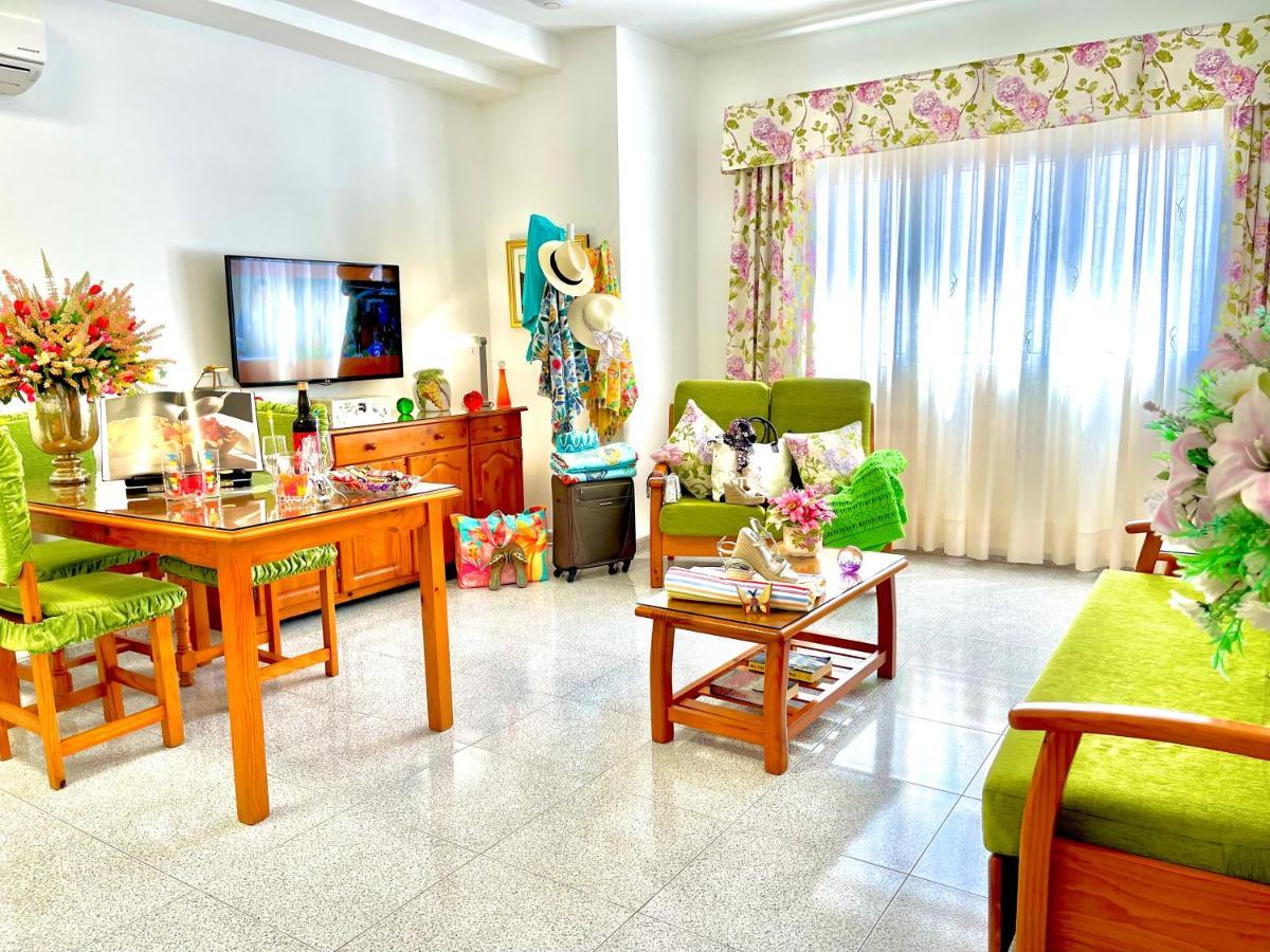 Emycanarias Holiday Homes Vecindario เบซินดาริโอ ภายนอก รูปภาพ