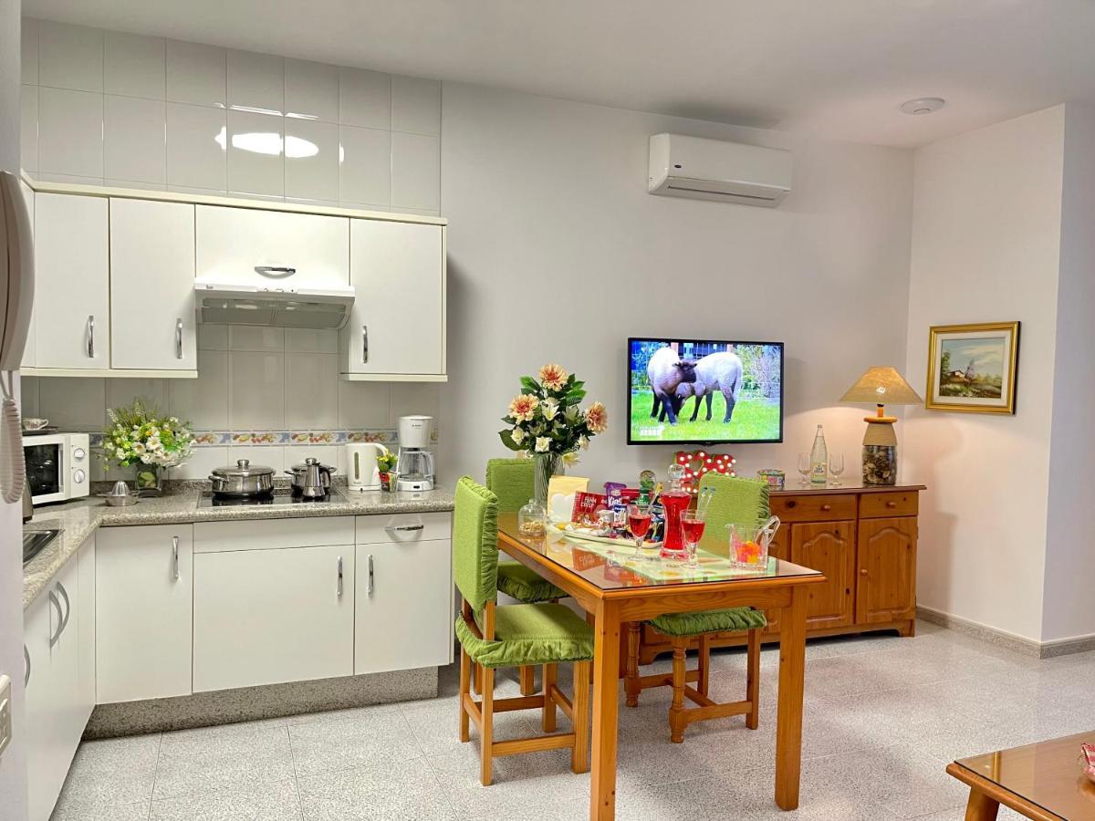 Emycanarias Holiday Homes Vecindario เบซินดาริโอ ภายนอก รูปภาพ