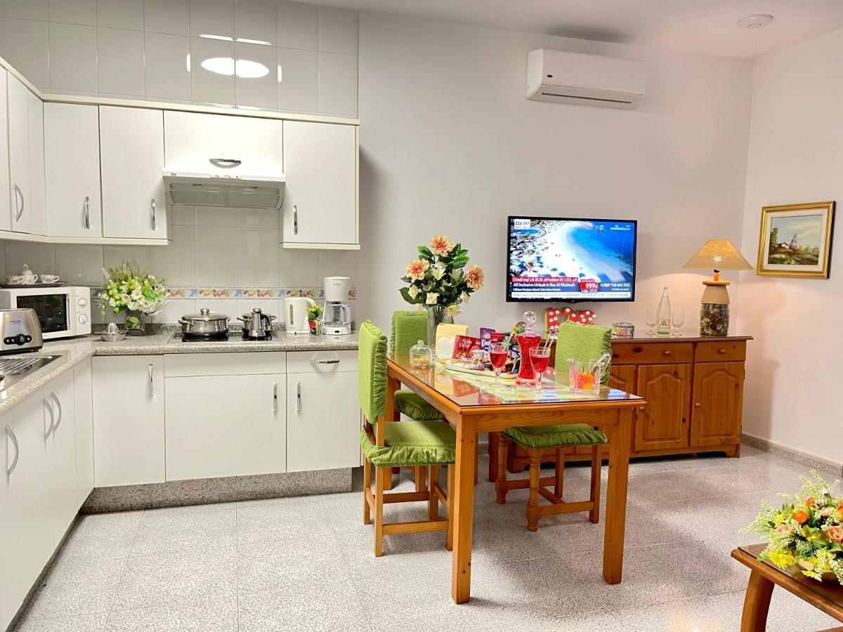 Emycanarias Holiday Homes Vecindario เบซินดาริโอ ภายนอก รูปภาพ