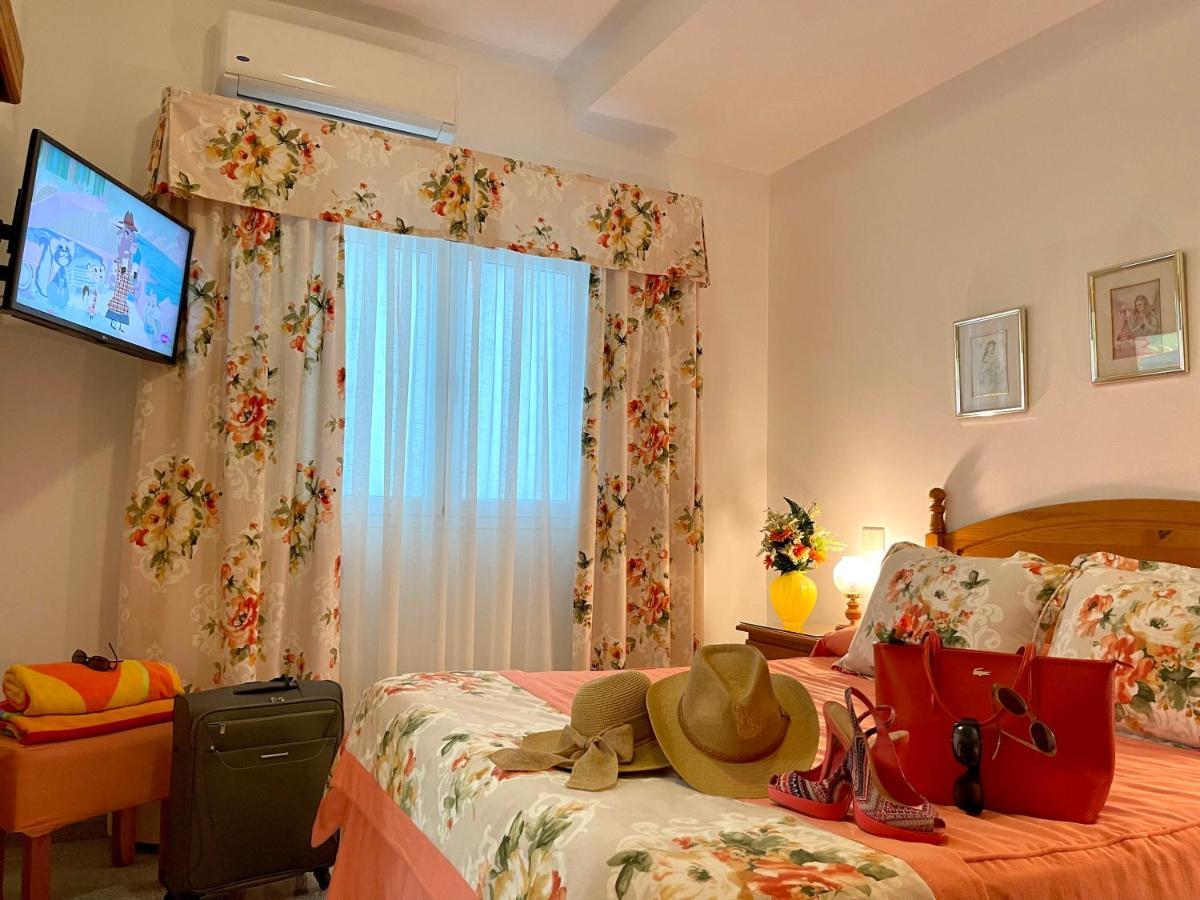 Emycanarias Holiday Homes Vecindario เบซินดาริโอ ภายนอก รูปภาพ