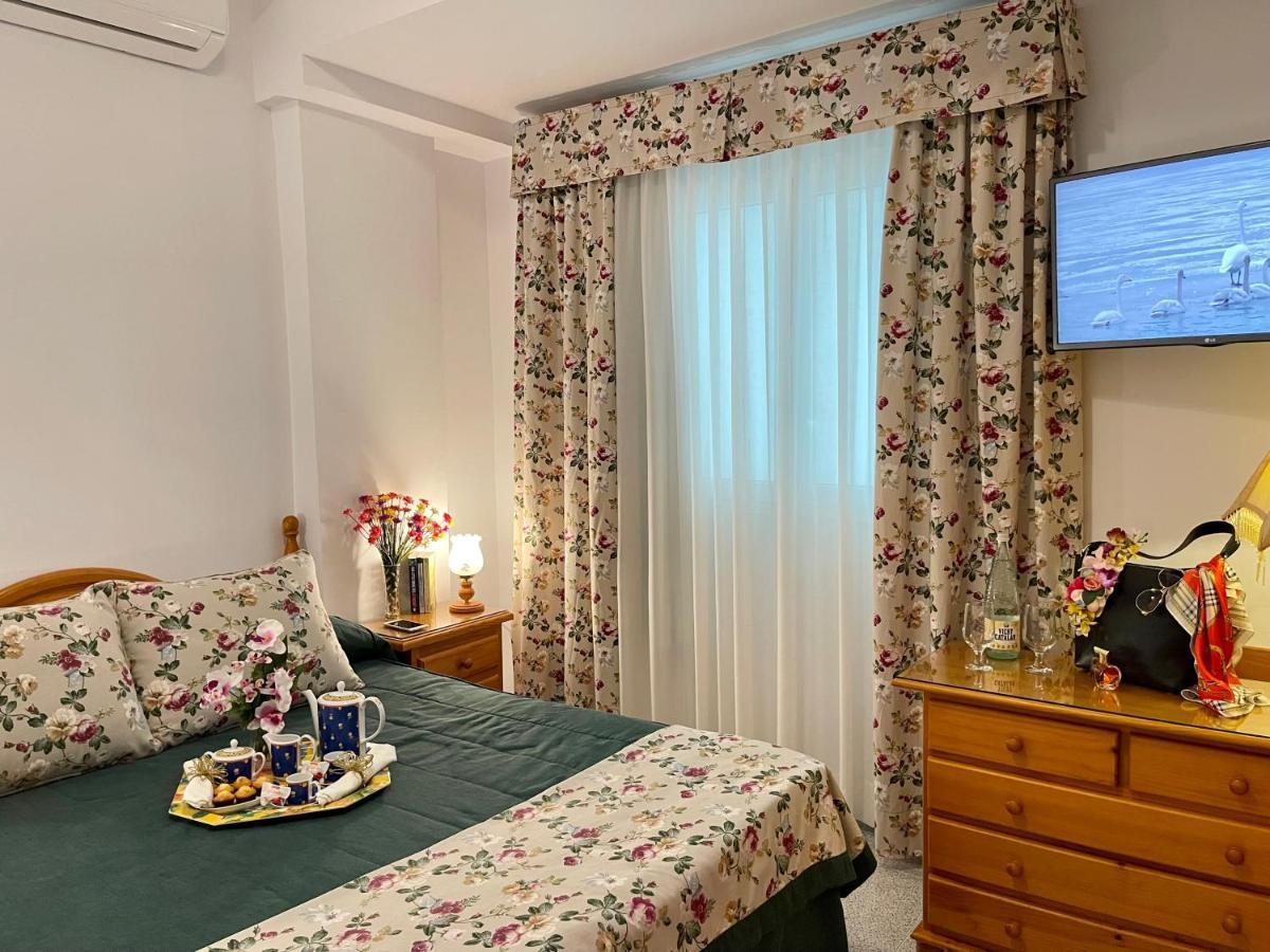 Emycanarias Holiday Homes Vecindario เบซินดาริโอ ภายนอก รูปภาพ