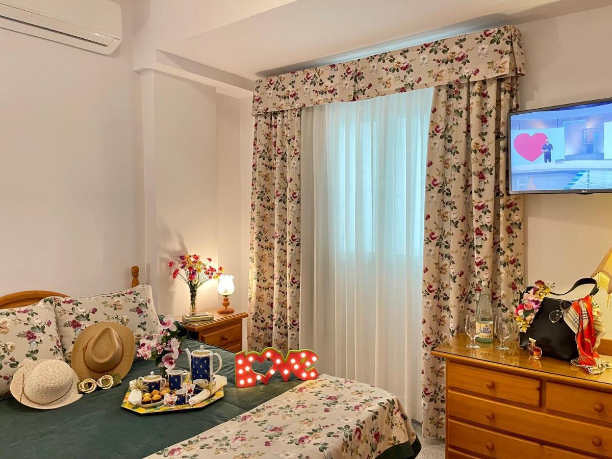 Emycanarias Holiday Homes Vecindario เบซินดาริโอ ภายนอก รูปภาพ