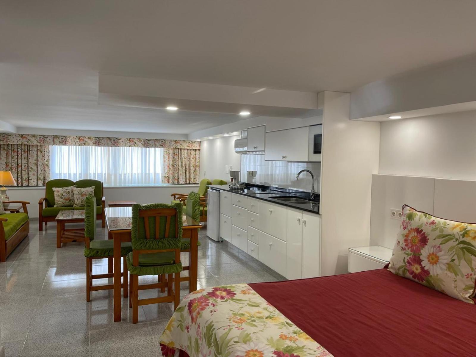 Emycanarias Holiday Homes Vecindario เบซินดาริโอ ภายนอก รูปภาพ