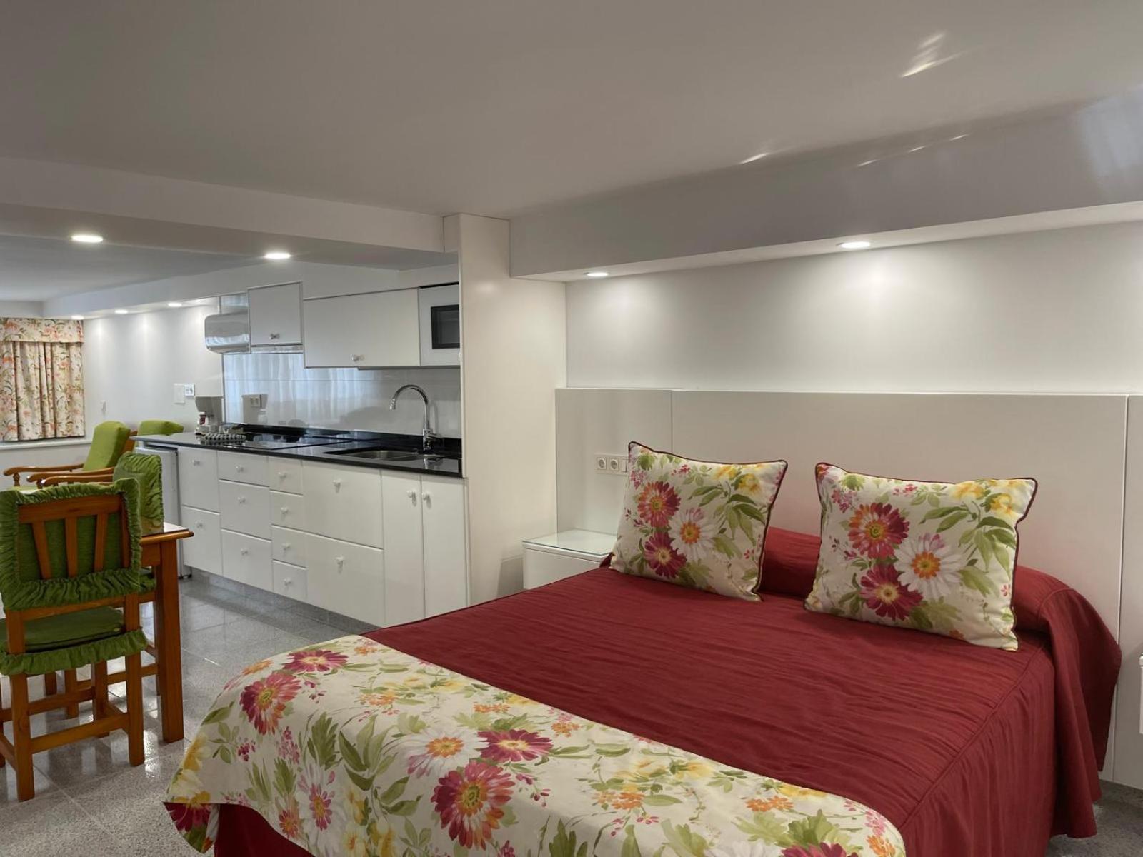 Emycanarias Holiday Homes Vecindario เบซินดาริโอ ภายนอก รูปภาพ