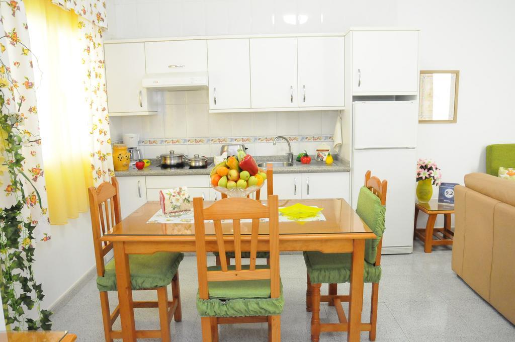 Emycanarias Holiday Homes Vecindario เบซินดาริโอ ภายนอก รูปภาพ