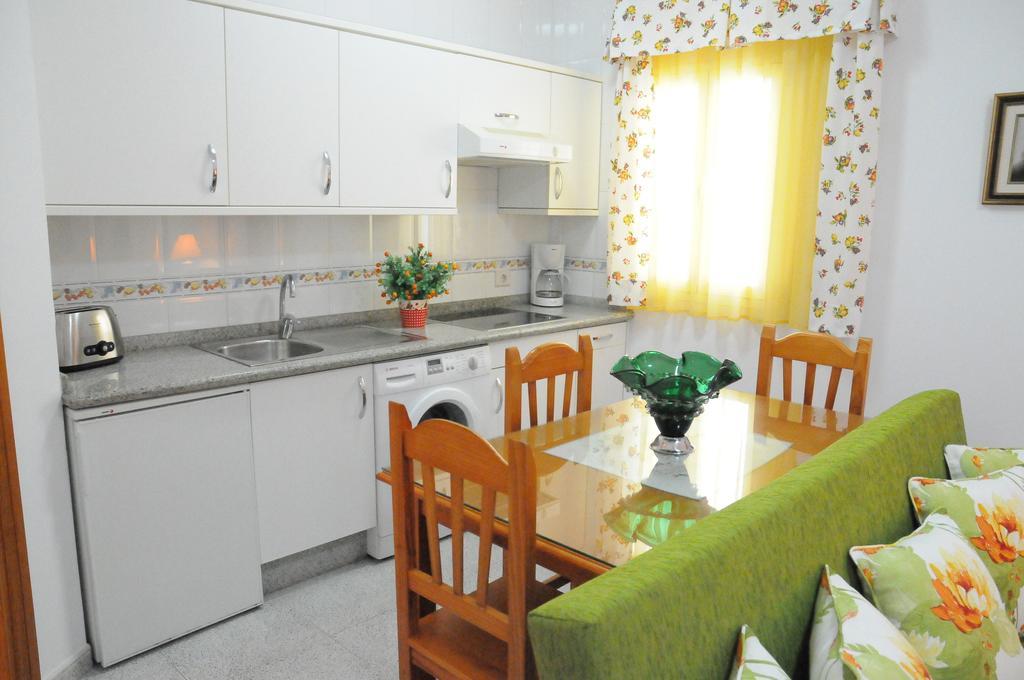Emycanarias Holiday Homes Vecindario เบซินดาริโอ ห้อง รูปภาพ